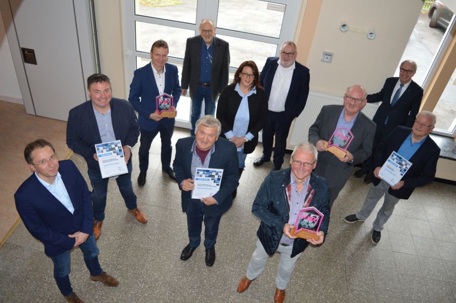 Zu sehen sind die GEwinner des Heimatpreises